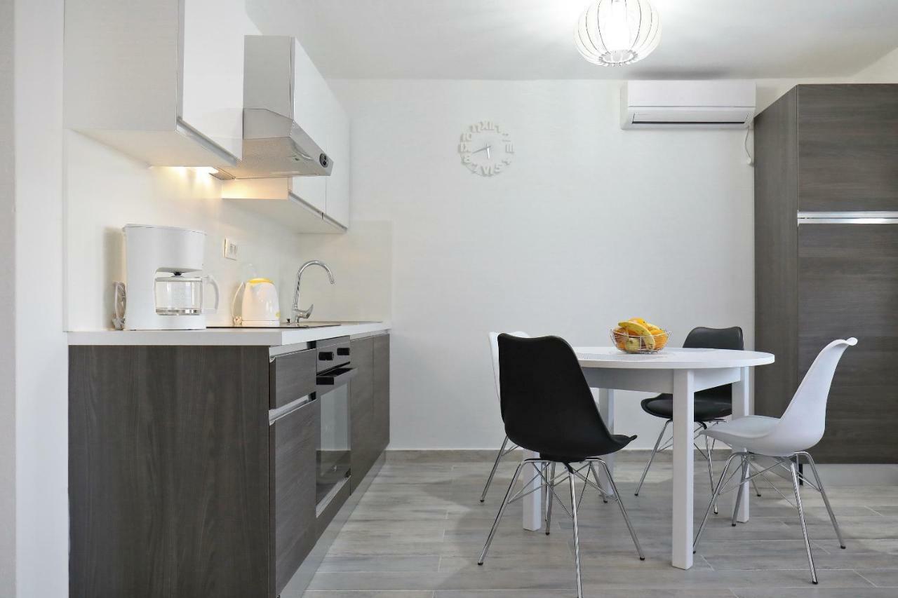 Apartmani Neva, Pridraga Екстер'єр фото
