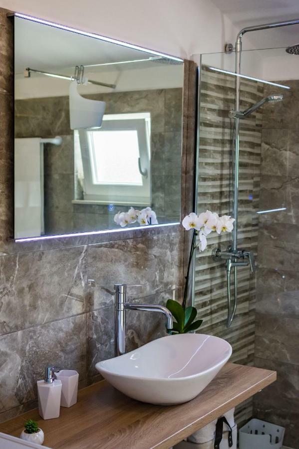 Apartmani Neva, Pridraga Екстер'єр фото