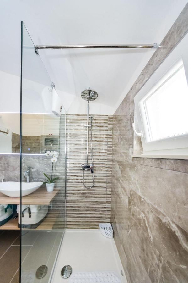 Apartmani Neva, Pridraga Екстер'єр фото